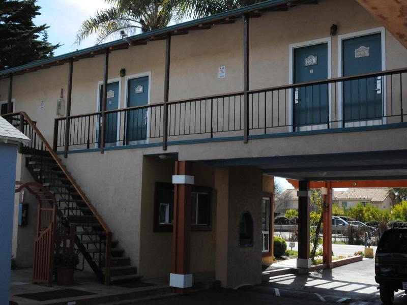 Sandyland Reef Inn image