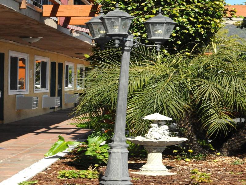 Sandyland Reef Inn image