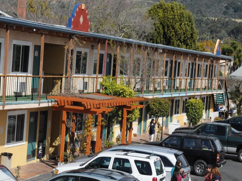 Sandyland Reef Inn image