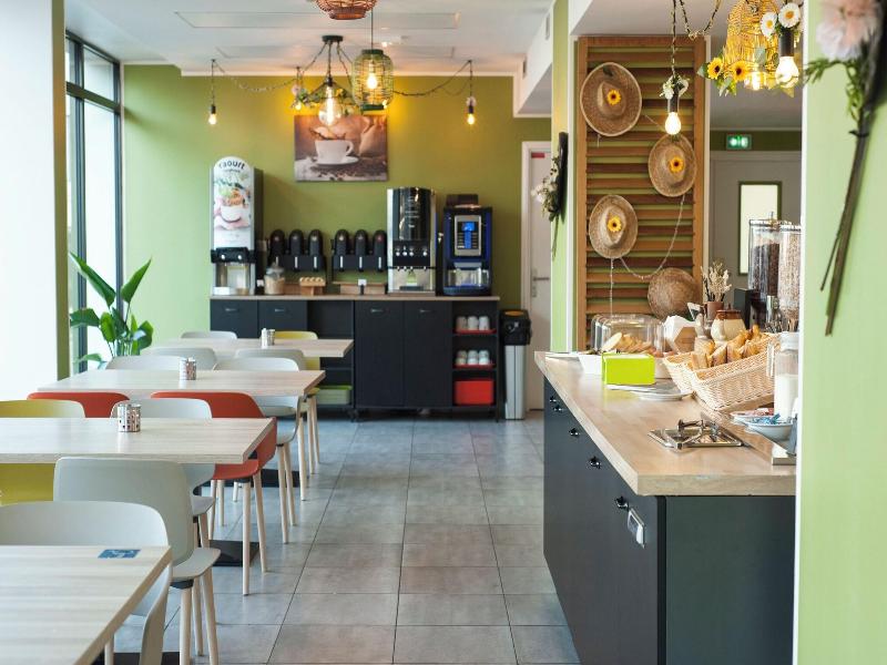 Moov'appart Hotel Clichy image