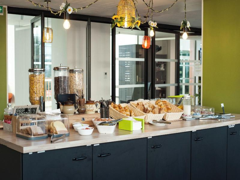 Moov'appart Hotel Clichy image
