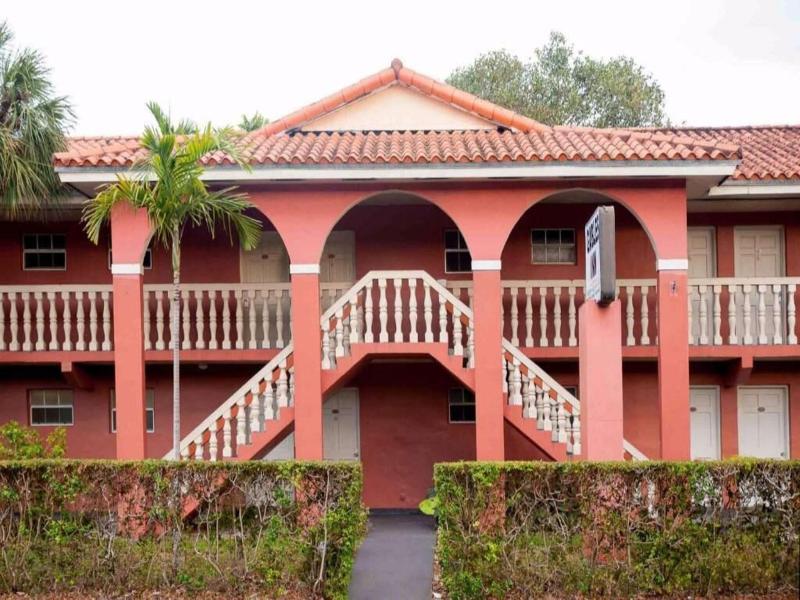 Gables Inn image