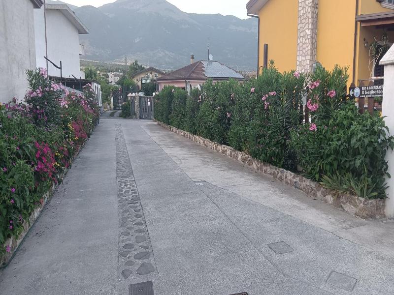 Il Laghetto image