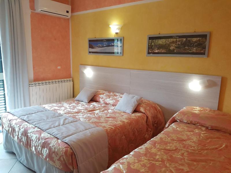 Il Laghetto image