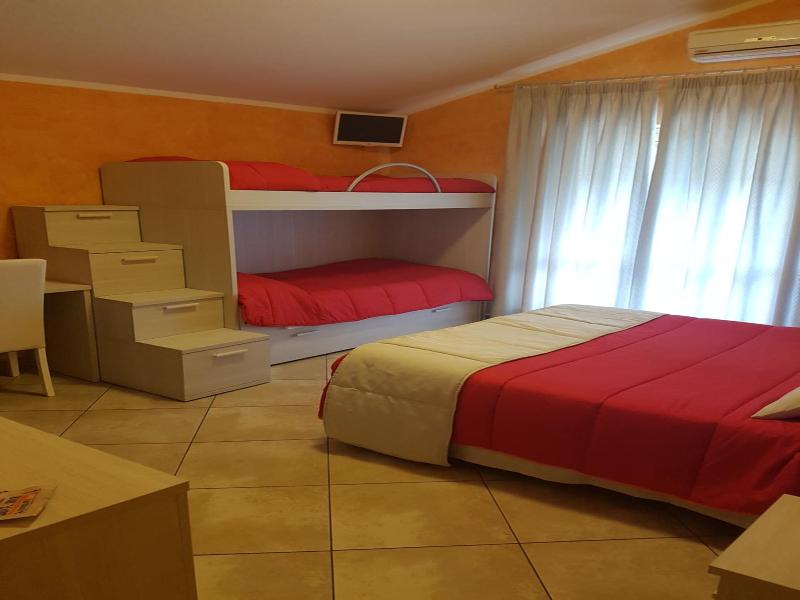 Il Laghetto image