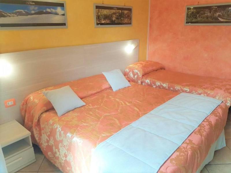 Il Laghetto image