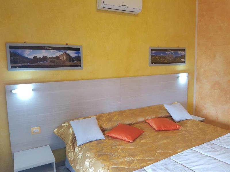 Il Laghetto image