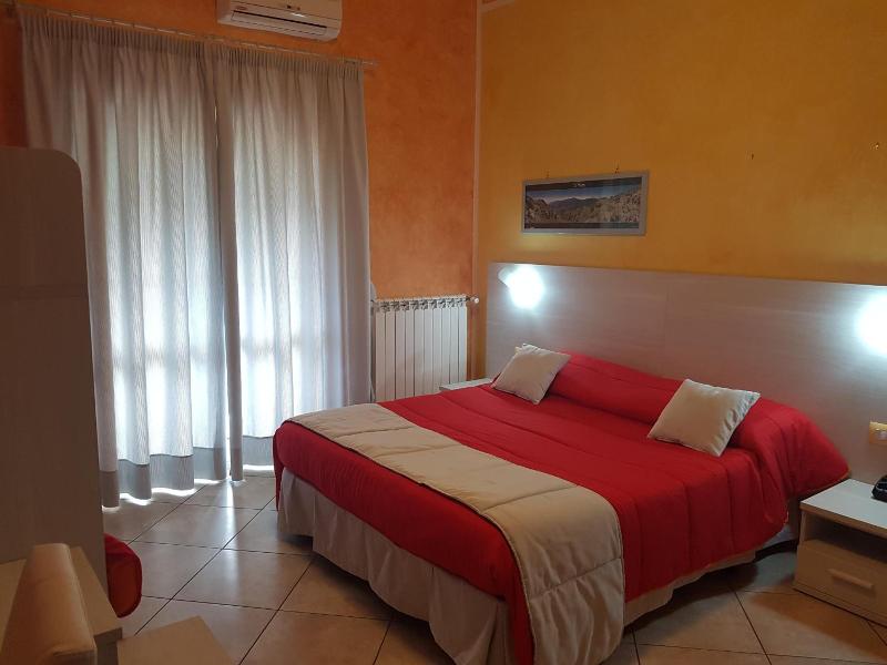 Il Laghetto image