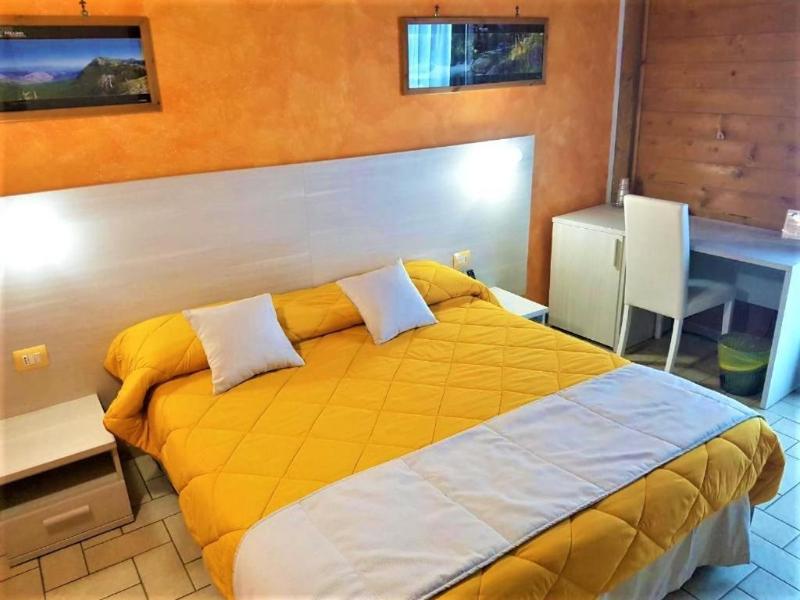 Il Laghetto image