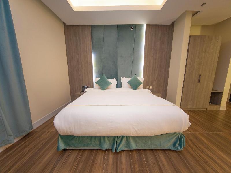 Luxury Night Hotel image