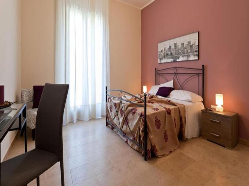 Hotel La Campana image