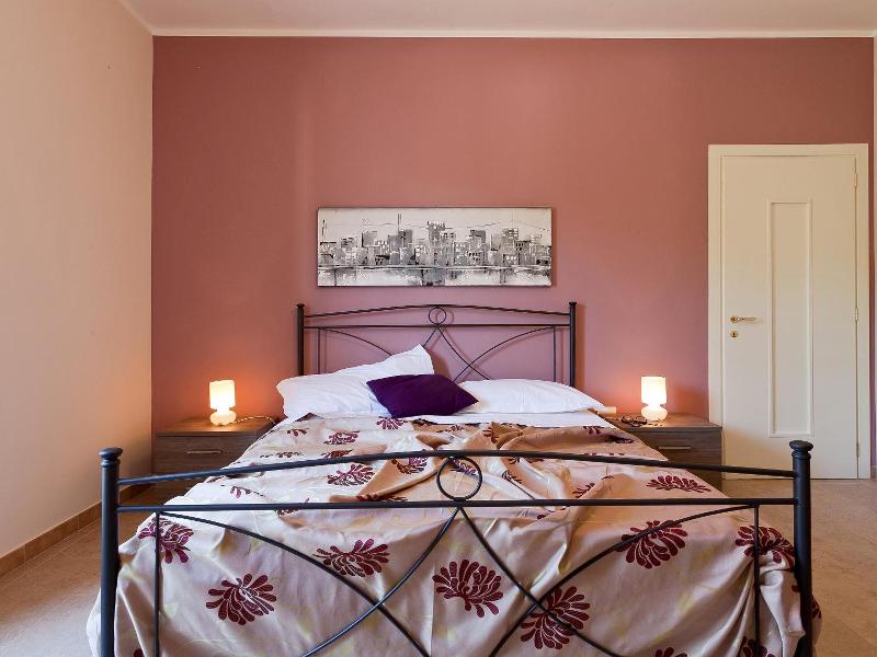 Hotel La Campana image
