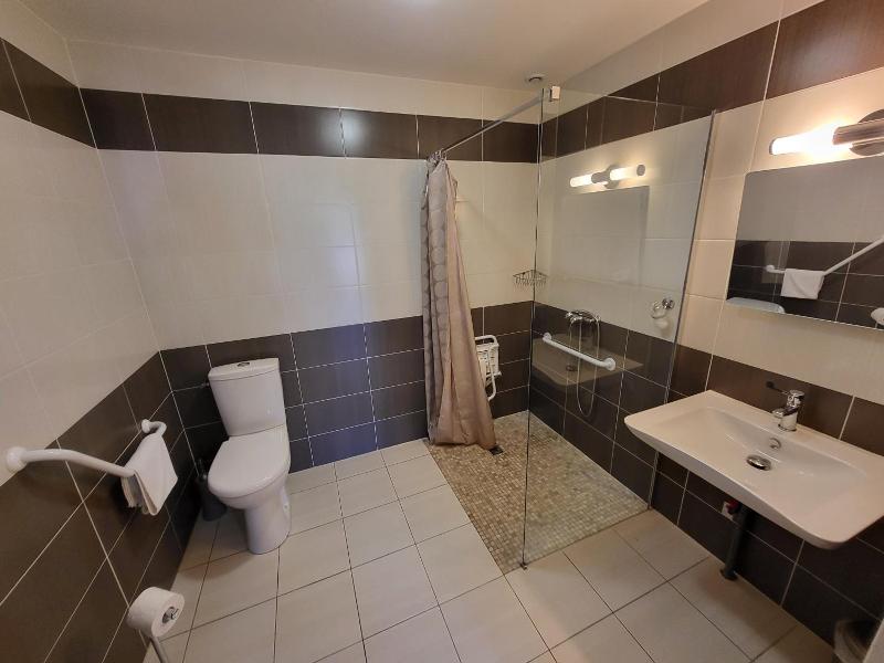 Auberge Des Lacs Bleus image