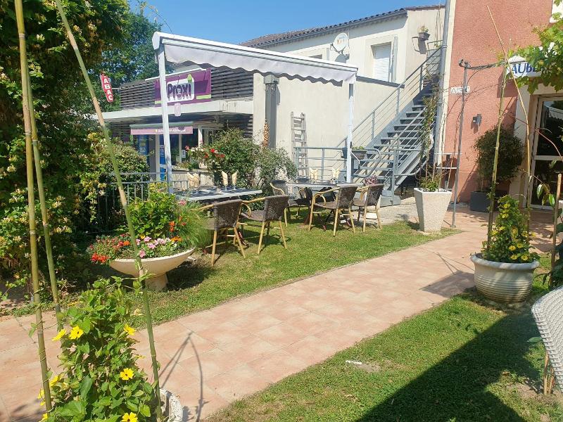 Auberge Des Lacs Bleus image