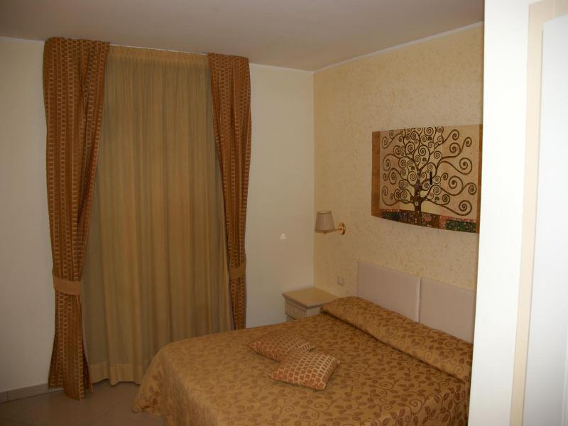 Villa Aurora image