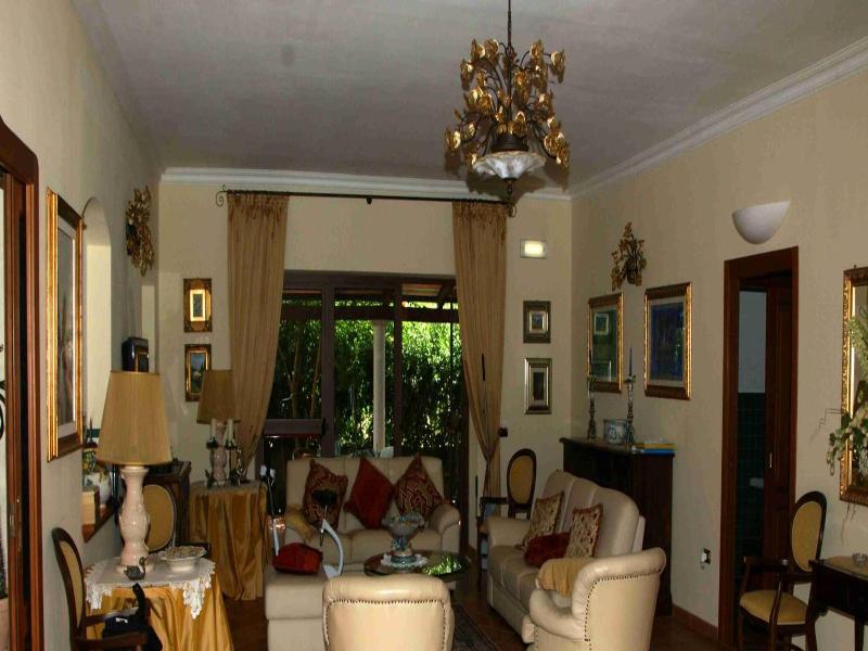 Villa Aurora image