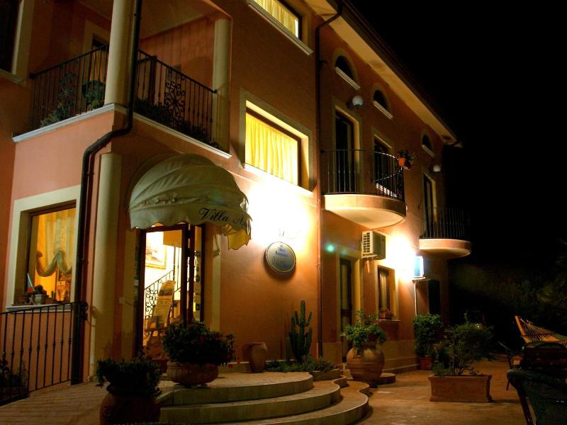 Villa Aurora image