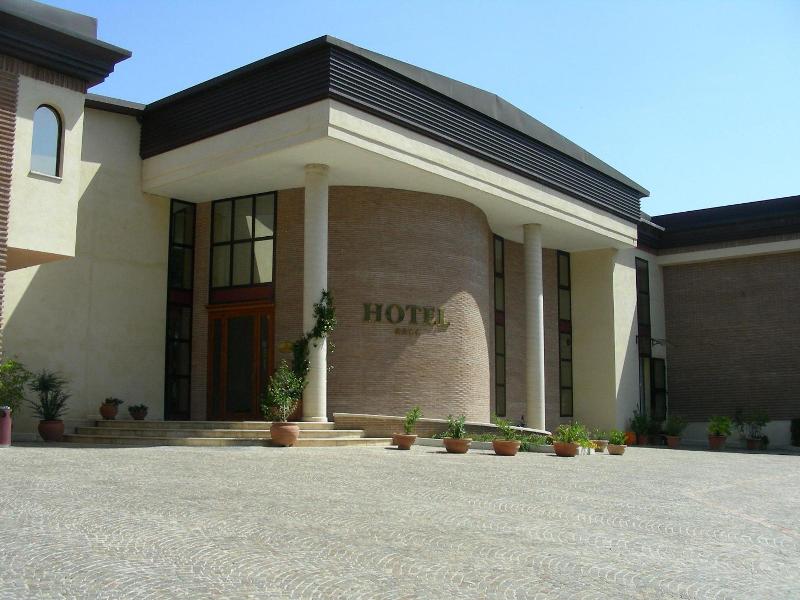 Hotel D G Garden image