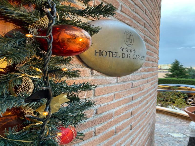 Hotel D G Garden image