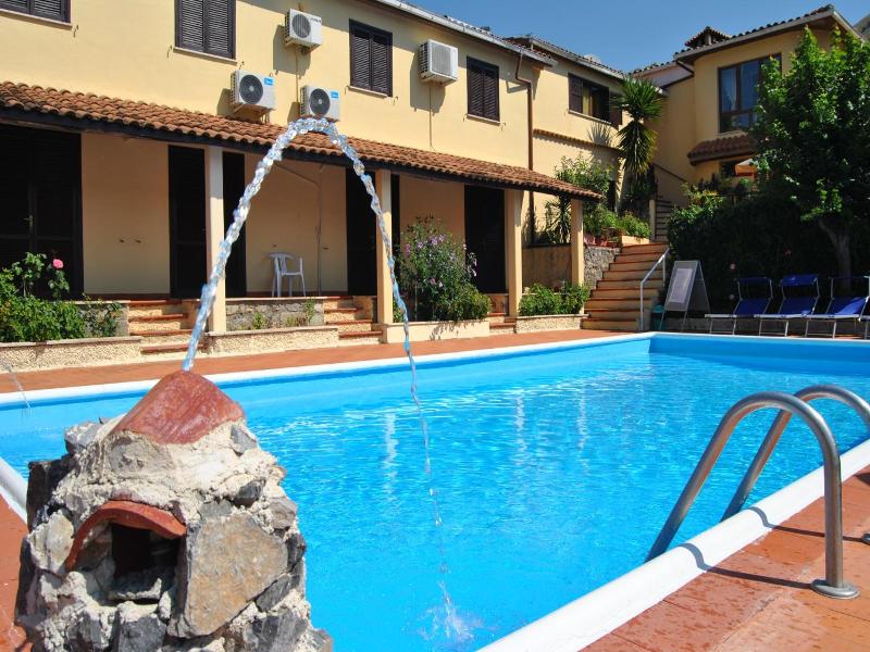 Hotel Brutium image