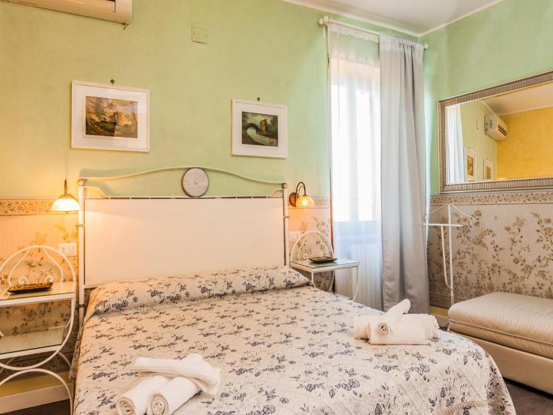 Albergo Della Corte image