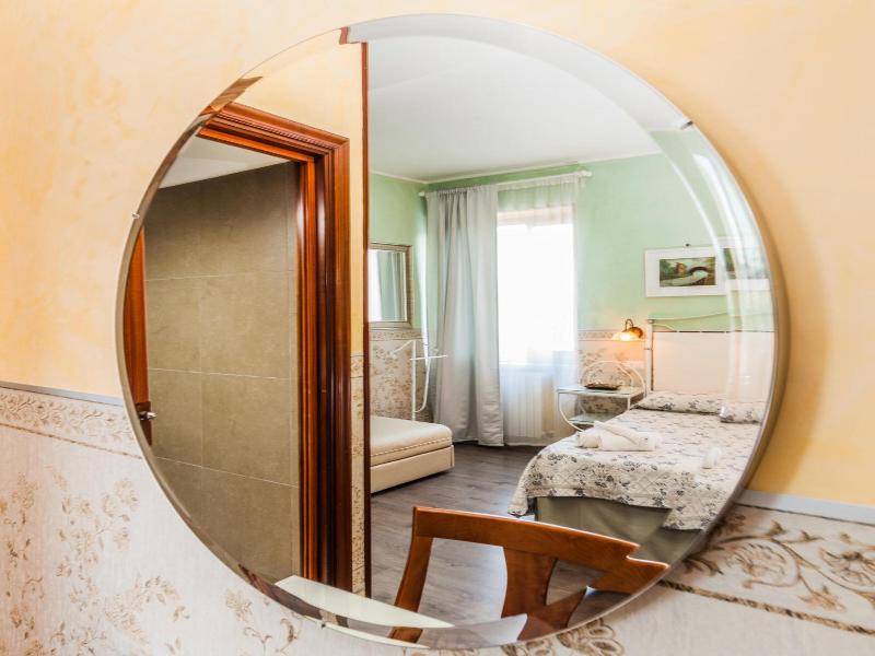 Albergo Della Corte image