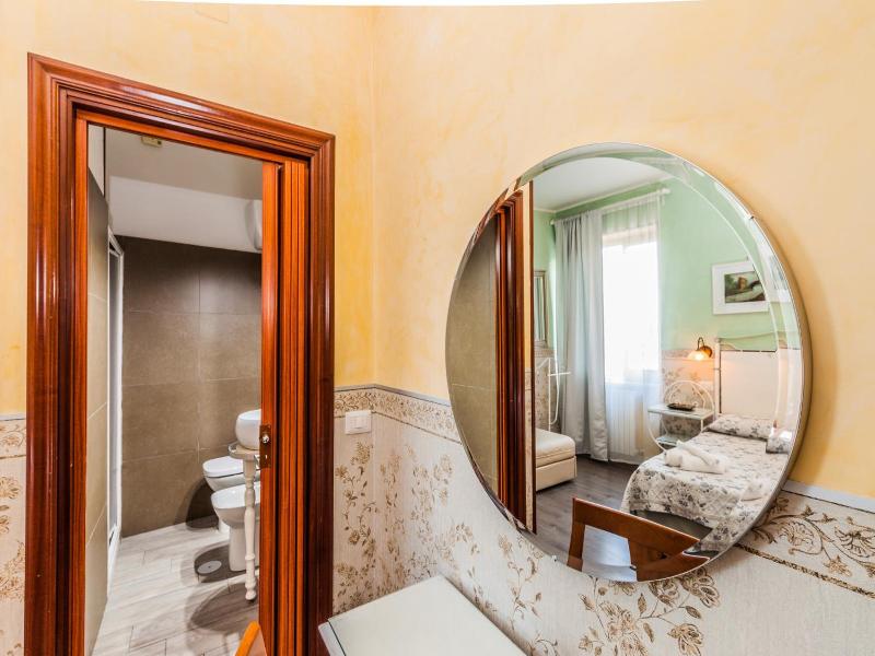 Albergo Della Corte image
