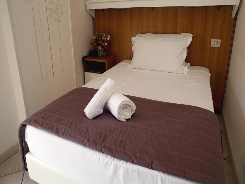 Hotel Emi image