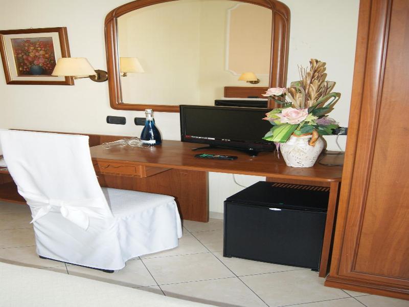 Hotel Elio image