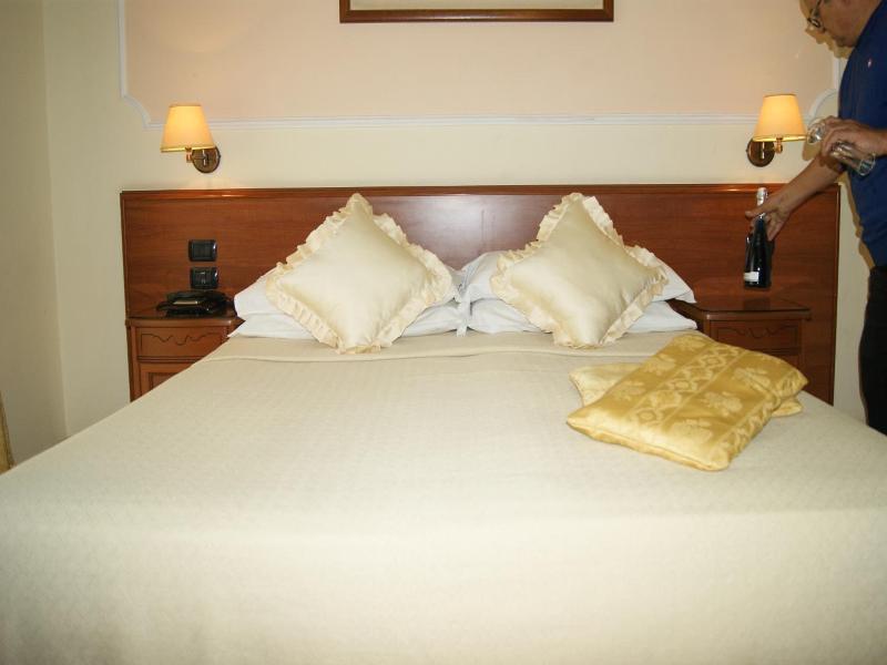 Hotel Elio image