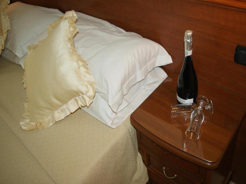 Hotel Elio image