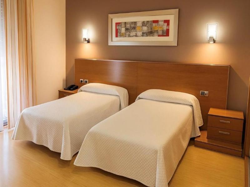Hotel Villa De Cacabelos image