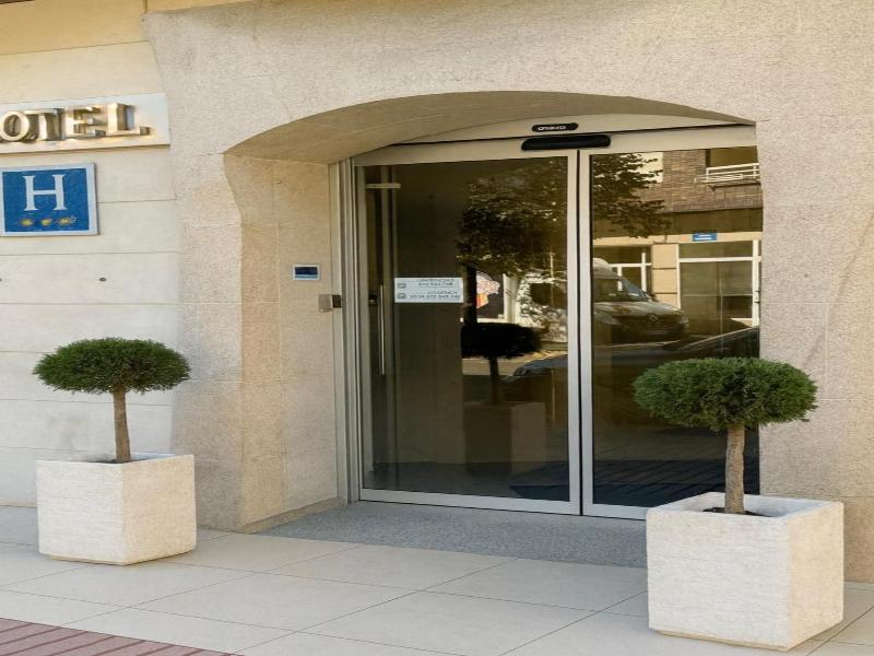 Hotel Villa De Cacabelos image