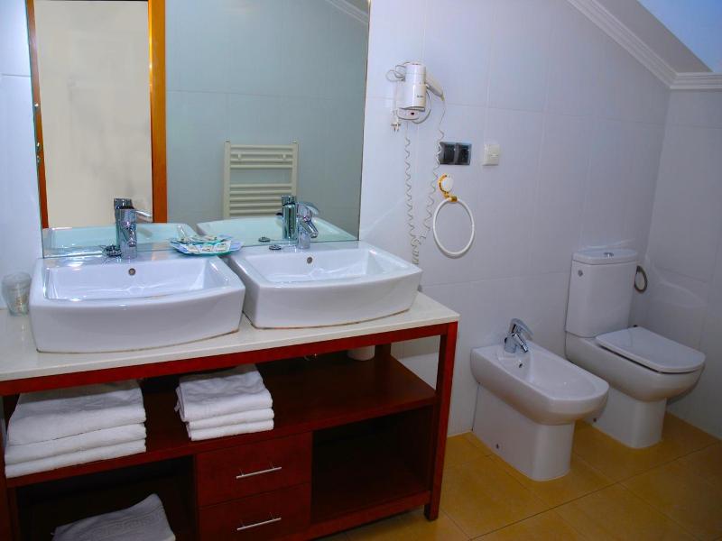 Hotel Villa De Cacabelos image