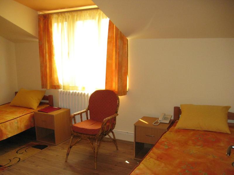 Hostel Oasis image