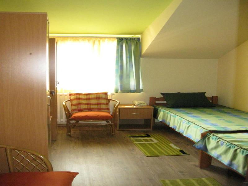 Hostel Oasis image