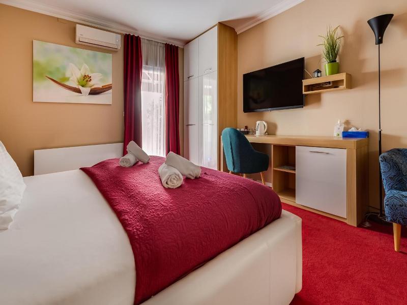 Hotel Sky image