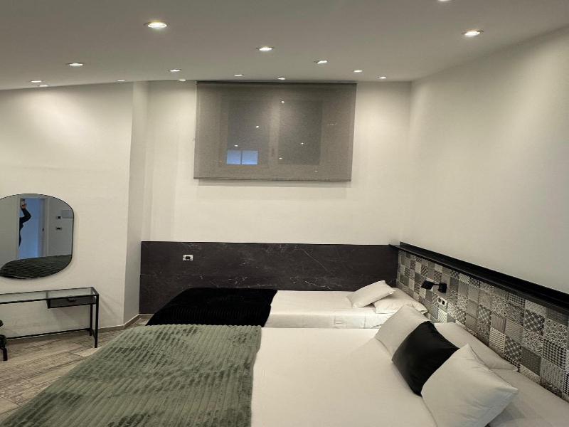 Hotel Riojano image