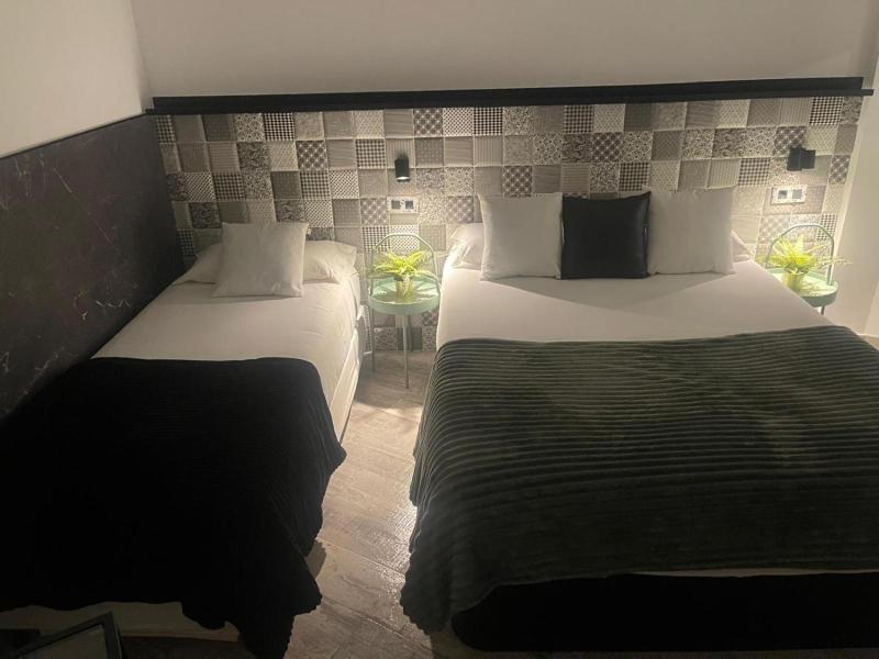 Hotel Riojano image