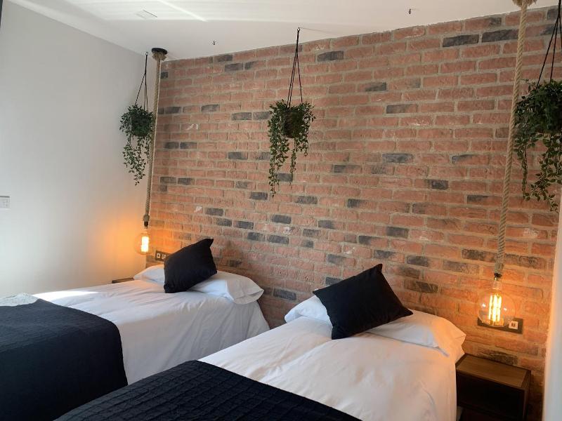Hotel Riojano image