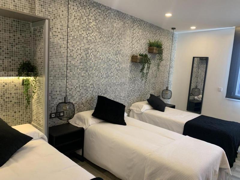 Hotel Riojano image