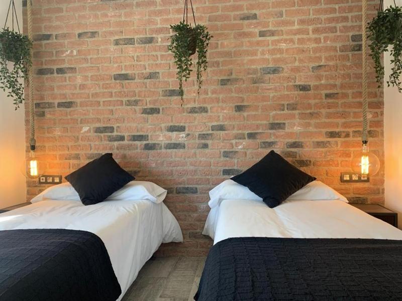 Hotel Riojano image