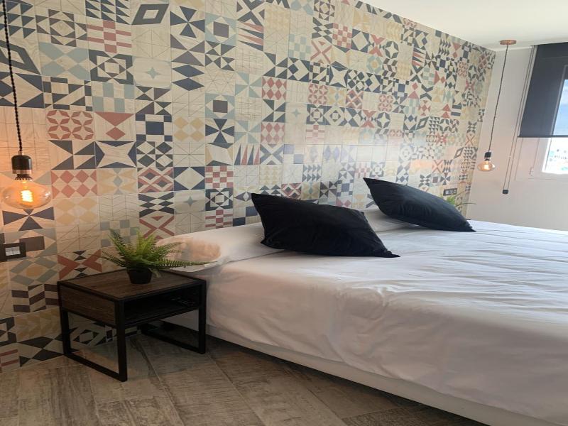 Hotel Riojano image