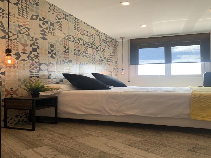 Hotel Riojano image