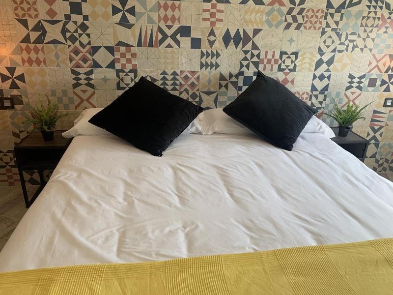 Hotel Riojano image