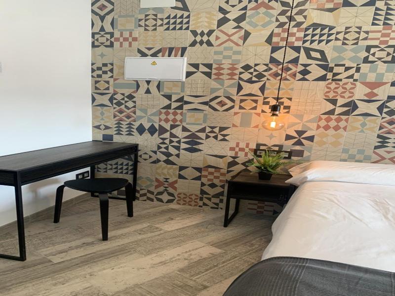 Hotel Riojano image