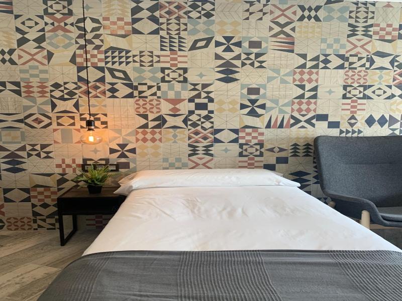 Hotel Riojano image