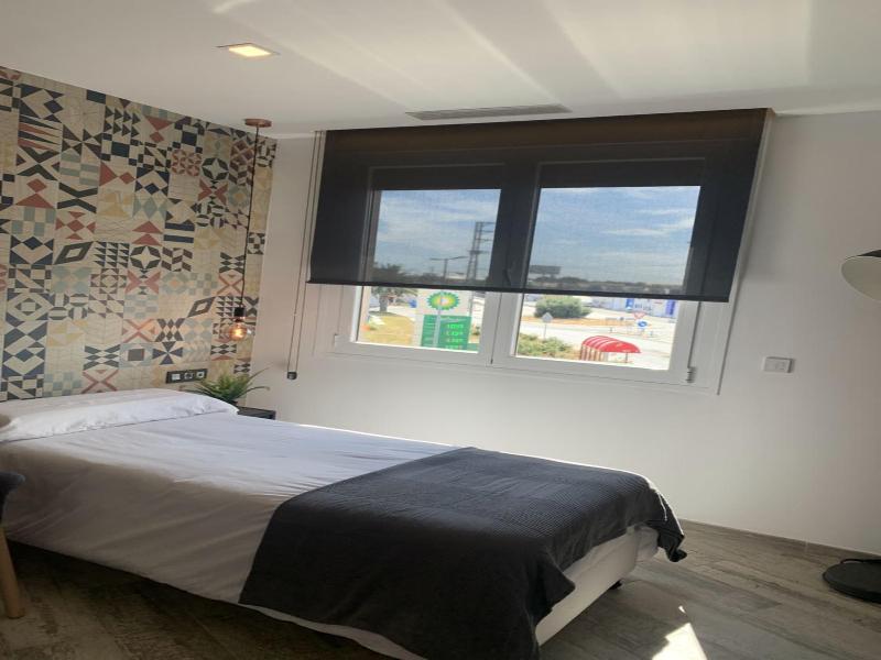 Hotel Riojano image