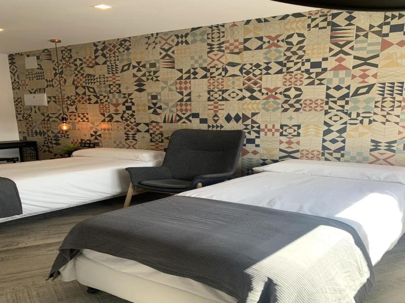 Hotel Riojano image