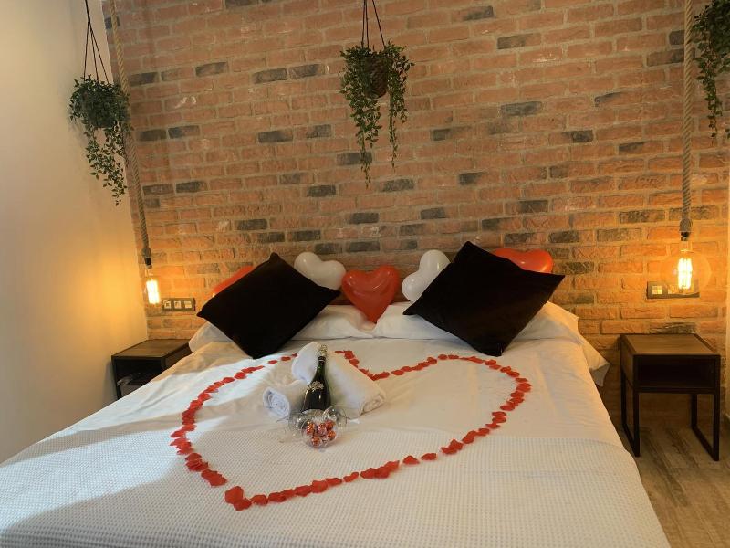 Hotel Riojano image